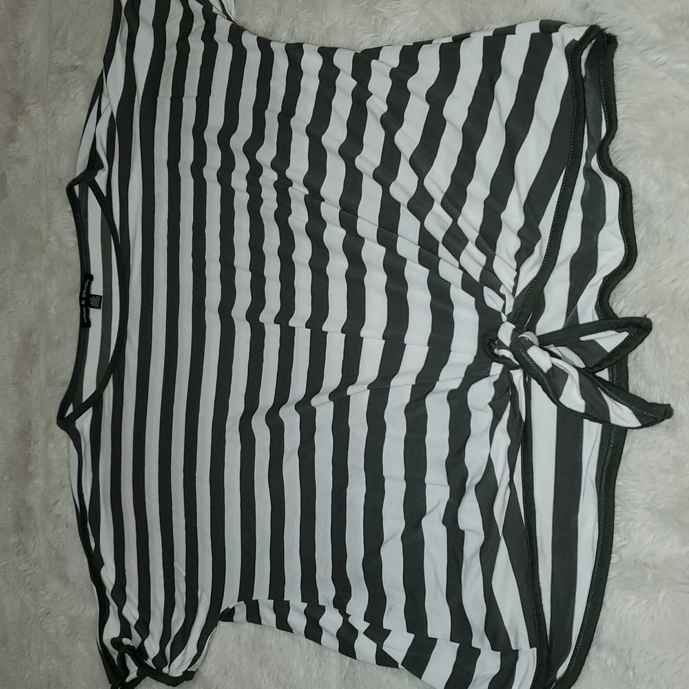 Cable & Gauge Dark Army Green White Tie Front Top L